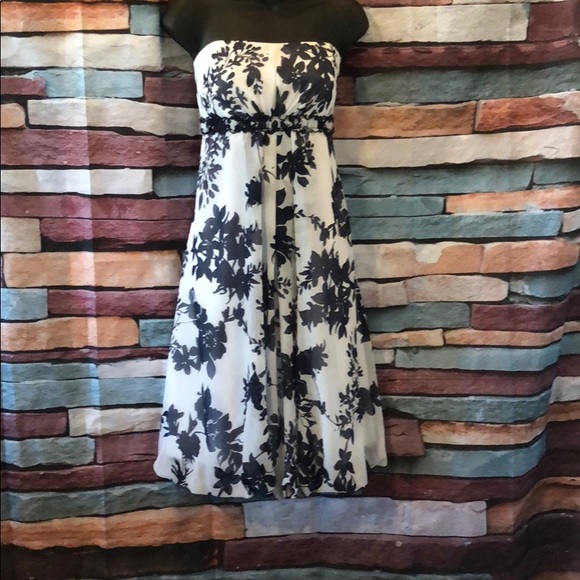 David's Bridal Dresses & Skirts - Strapless Floral Pattern navy/white David’s Bridal